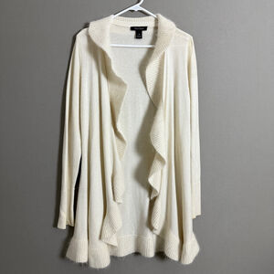 White House Black Market sz‎ M cream ruffle open cardigan